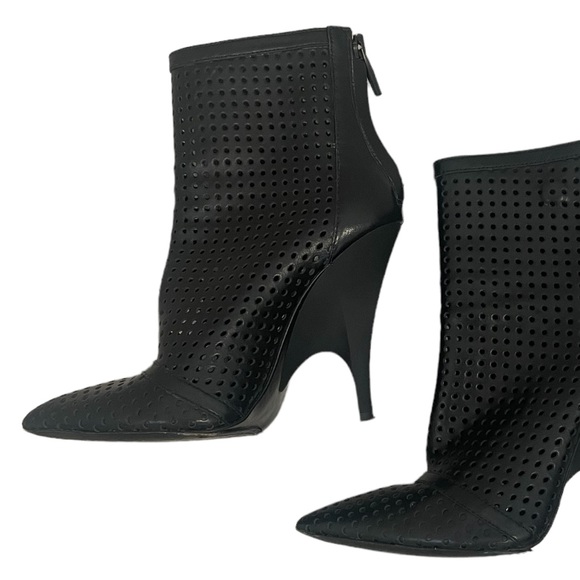 Authentic Alexander Wang Perforated Shelly Boots - Picture 5 of 11